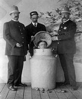 Female Prisoner Houdinied Her Way Out of Handcuffs, Walks Out of Police Station