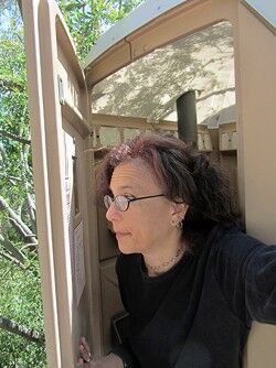 unworthy_anneli_rufus_portable_toilet_01