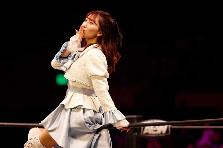 Riho blows a kiss